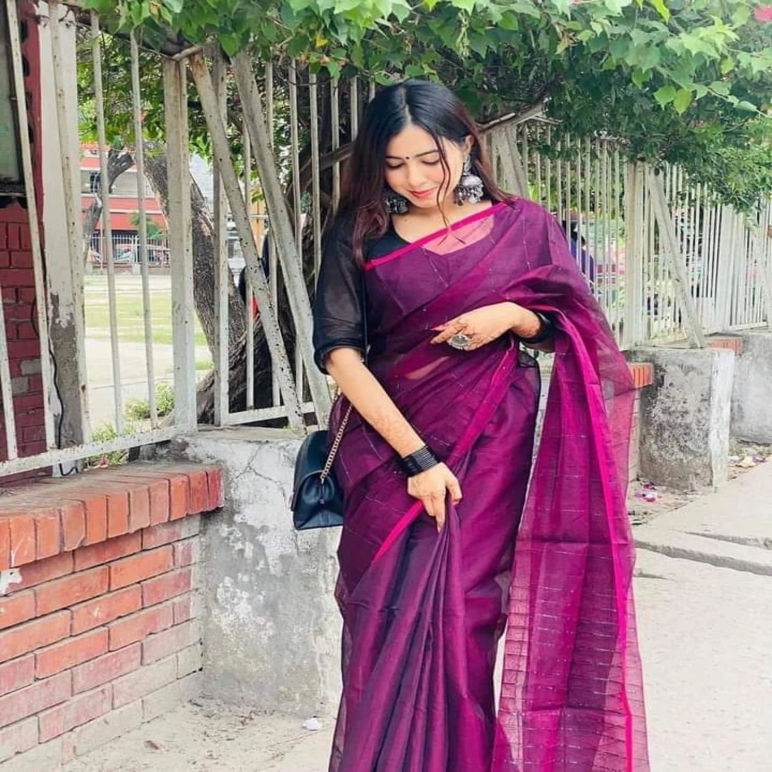 চুমকি শাড়ি নারীর ঐতিহ্যের অনন্য প্রতীক